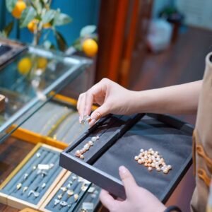 Experience pearl fishing and jewelry making